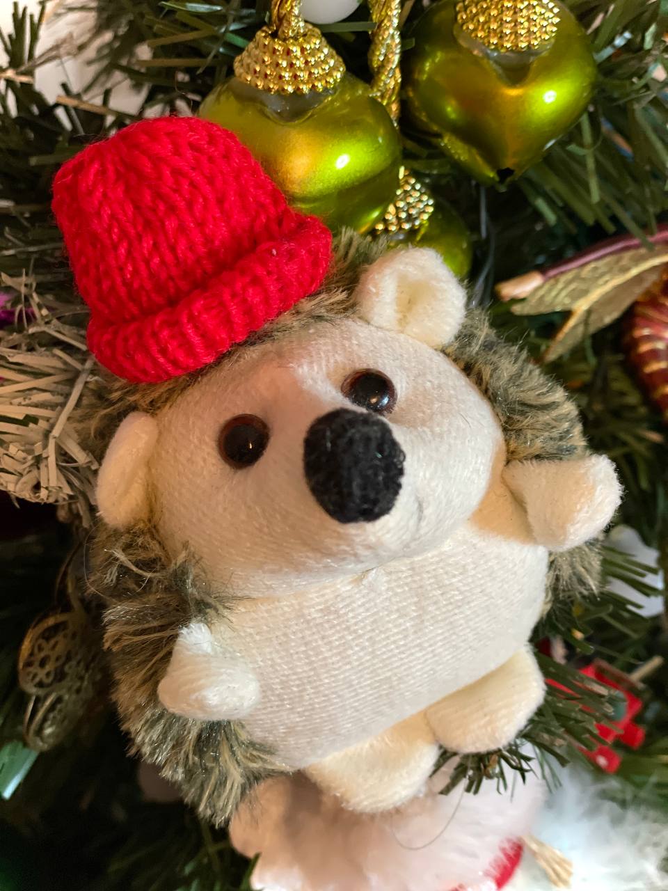 Red Finger Hat